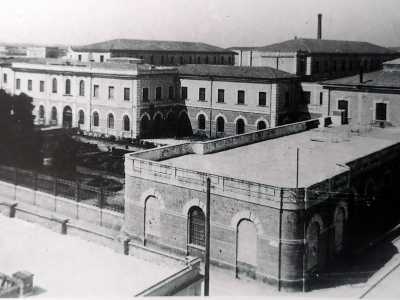 La costruzione part� nel 1908 e termin� il primo febbraio del 1913, anno in cui la Manifattura inizi� ufficialmente la produzione